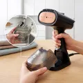 TESLA AeroGrip Steamer EA404 Xtra - napařovač oděvů