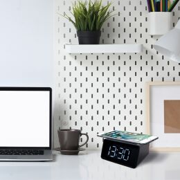 TESLA Sound RB150 - radiobudík s dobíjecí stanicí, zánovní